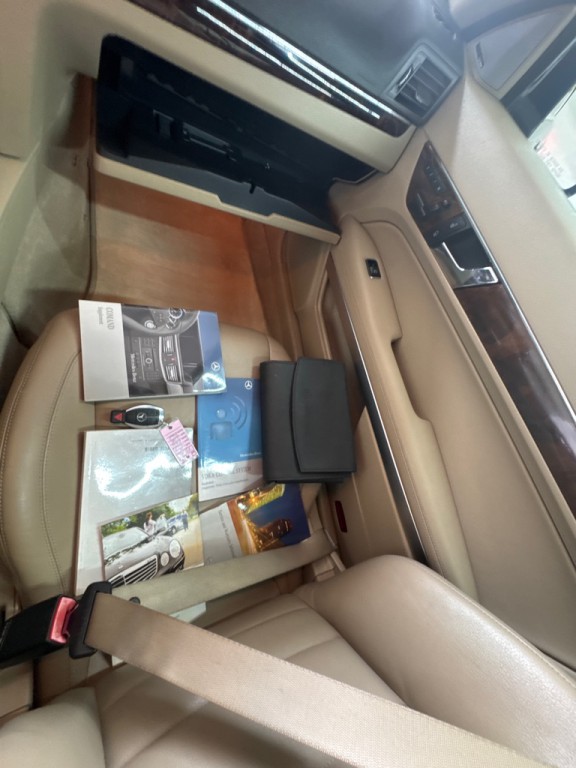 2011 Mercedes-Benz E-Class Image 8