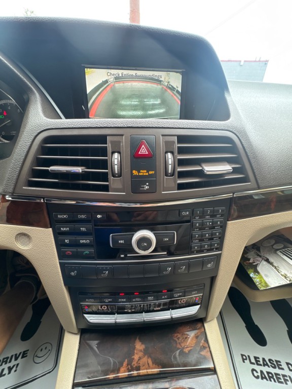 2011 Mercedes-Benz E-Class Image 18