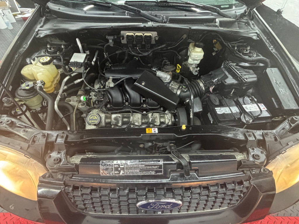 2005 Ford Escape Image 15