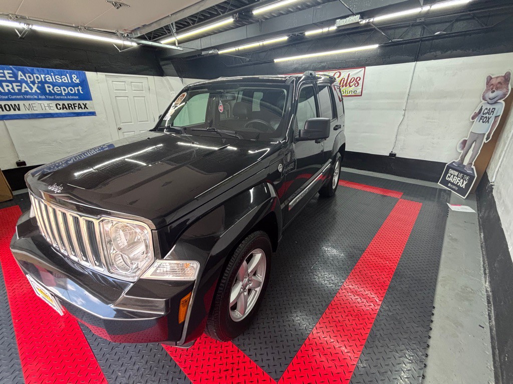 2011 Jeep Liberty Image 2