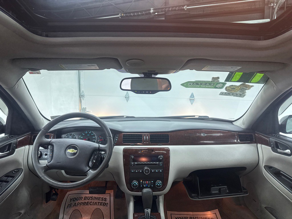 2011 Chevrolet Impala Image 16