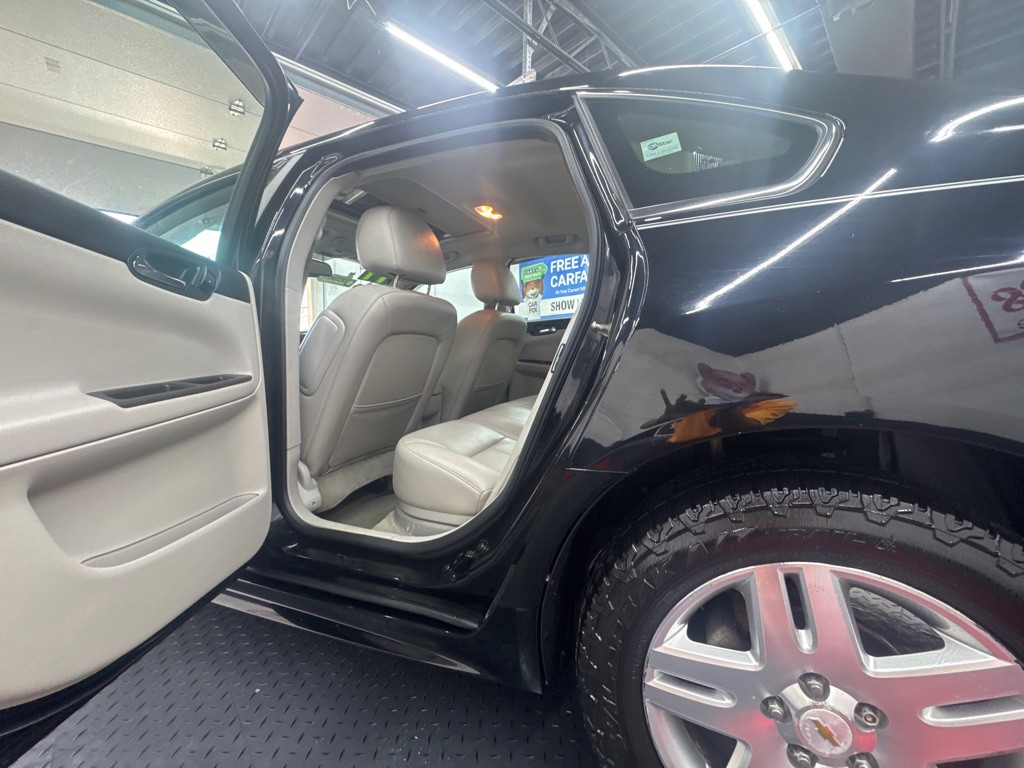 2011 Chevrolet Impala Image 3