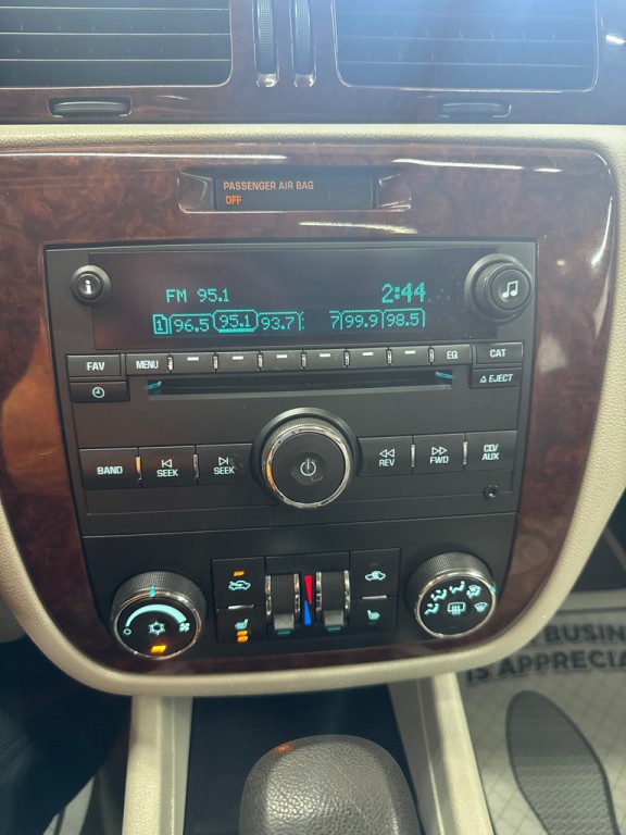 2011 Chevrolet Impala Image 13