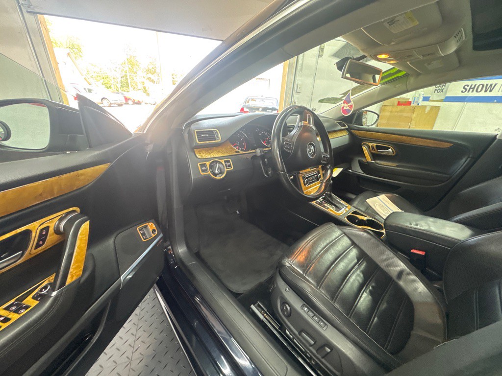 2011 Volkswagen CC Image 6