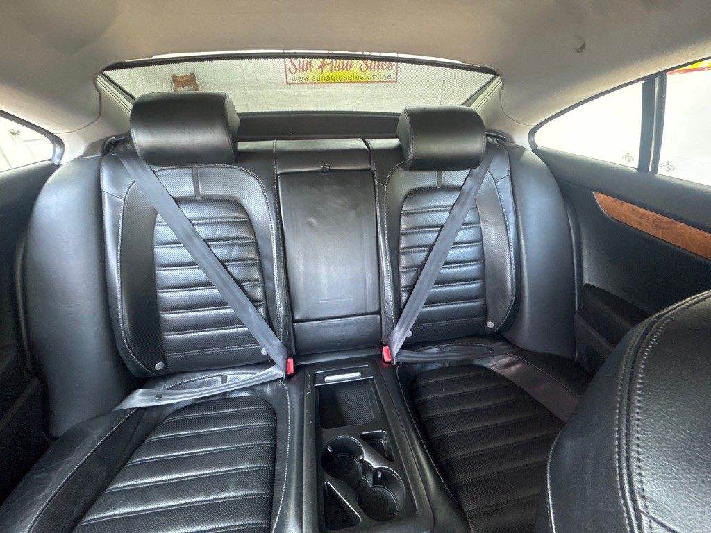2011 Volkswagen CC Image 24