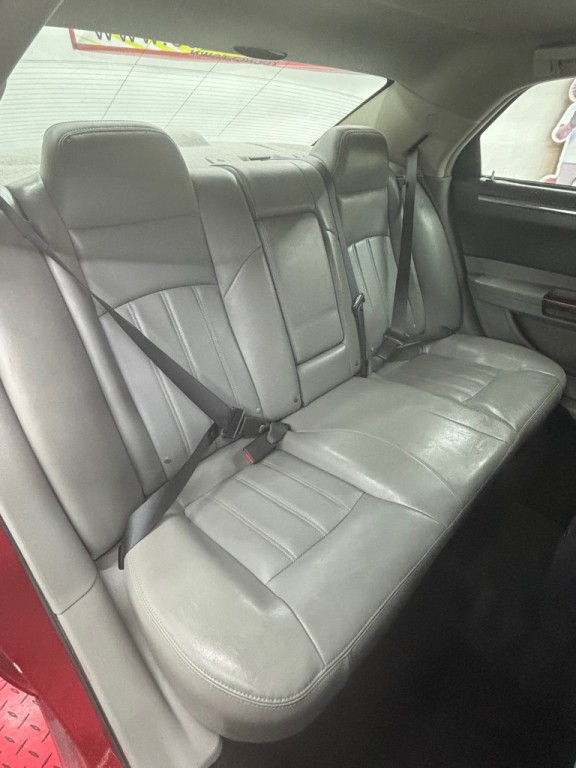2007 Chrysler 300 Image 11