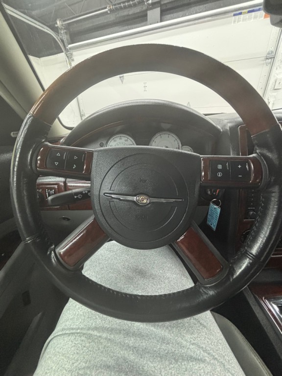 2007 Chrysler 300 Image 14