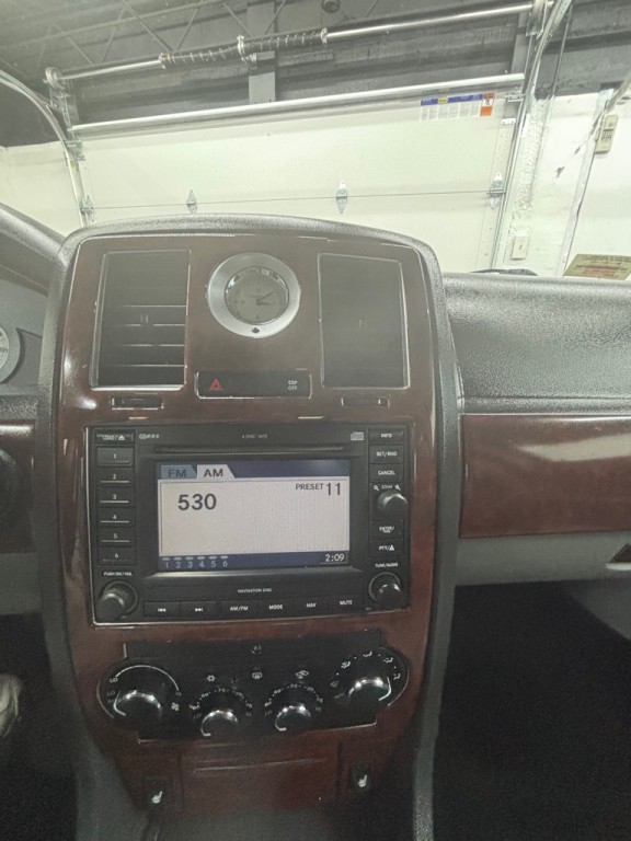 2007 Chrysler 300 Image 15