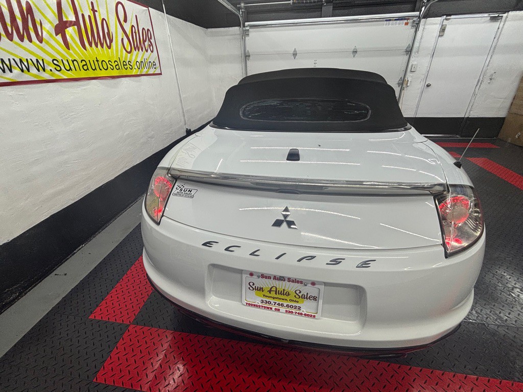2012 Mitsubishi Eclipse Image 8