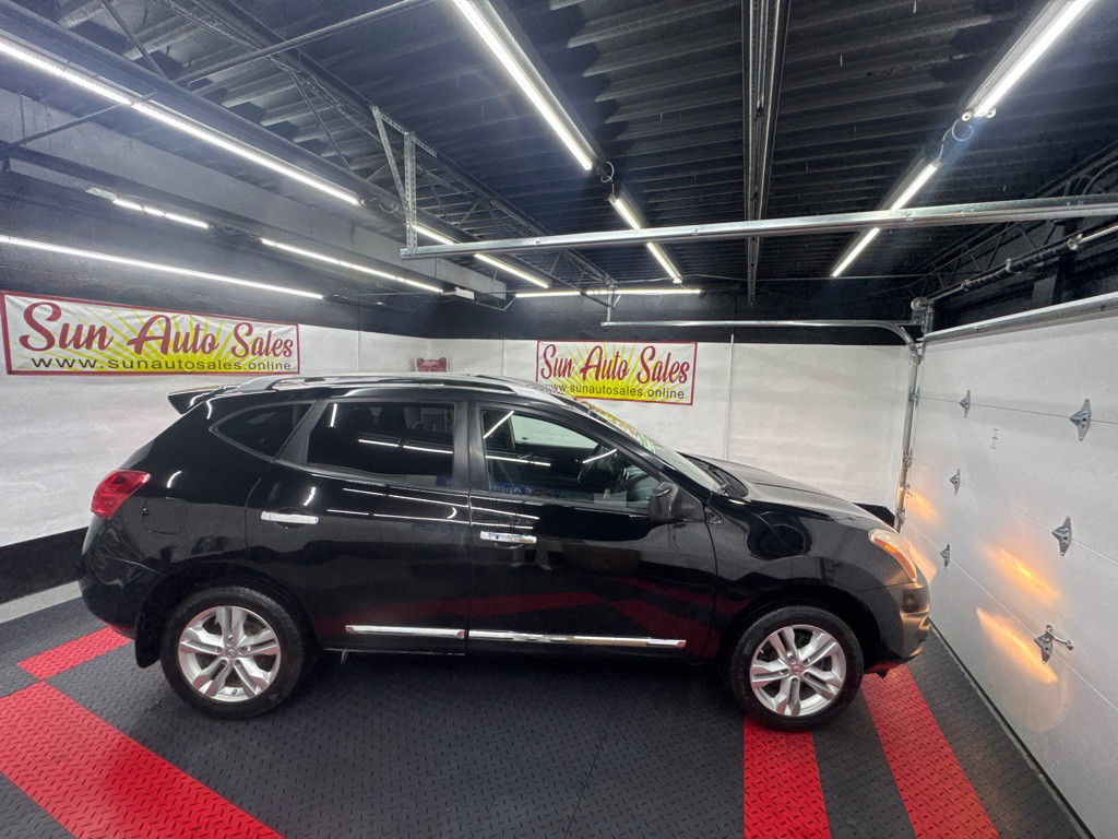 2013 Nissan Rogue Image 2