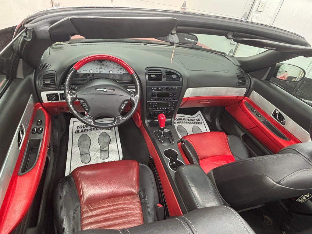 2002 Ford Thunderbird Image 16