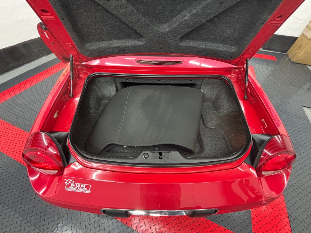 2002 Ford Thunderbird Image 9