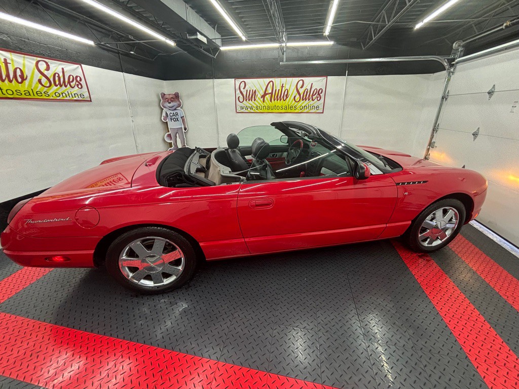 2002 Ford Thunderbird Image 13