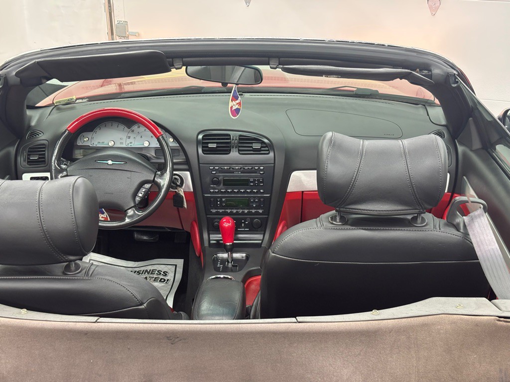 2002 Ford Thunderbird Image 14