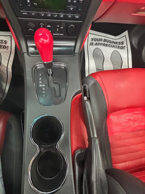 2002 Ford Thunderbird Image 18