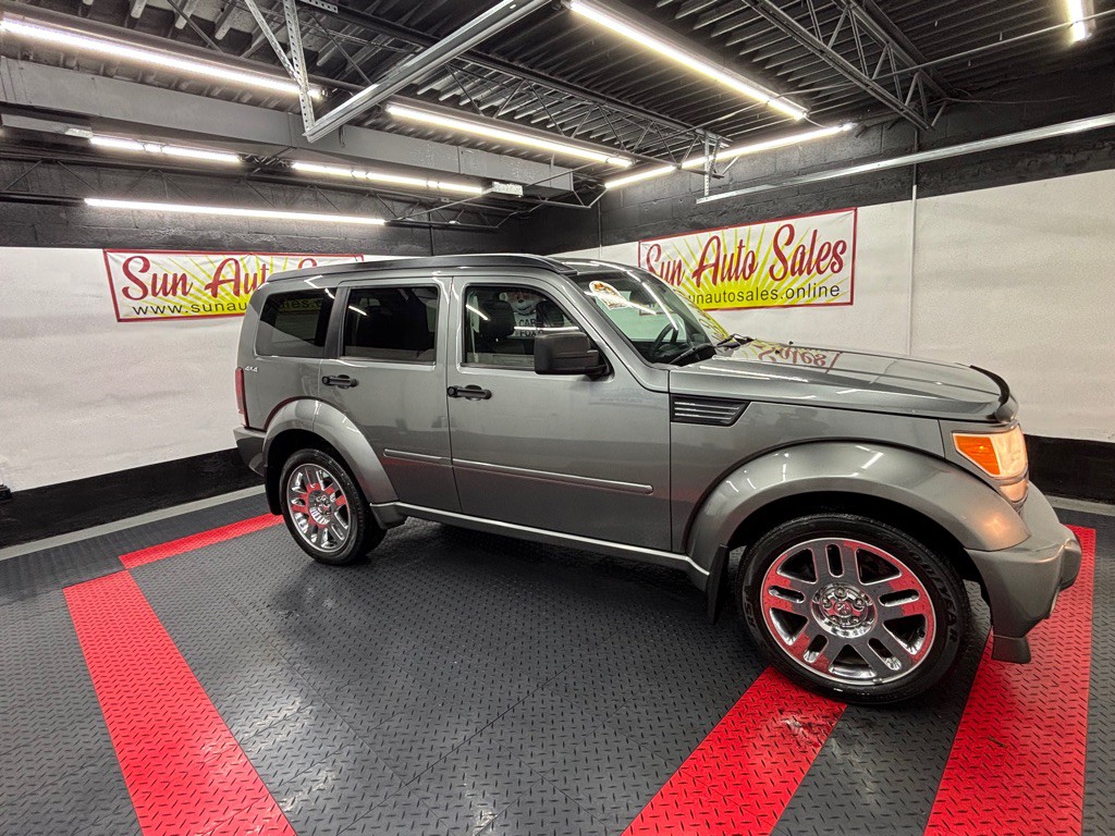 2011 Dodge Nitro Image 2