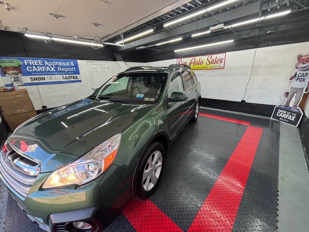 2014 Subaru Outback Image 2