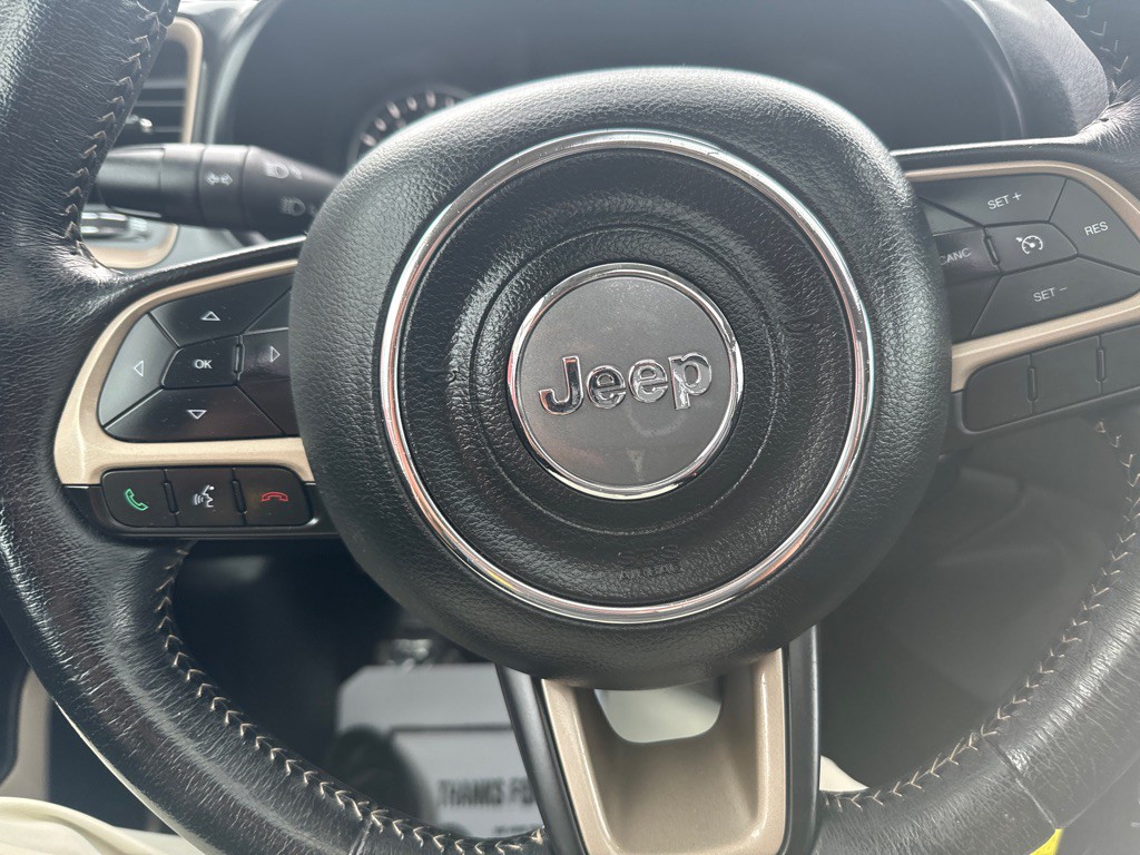 2015 Jeep Renegade Image 16