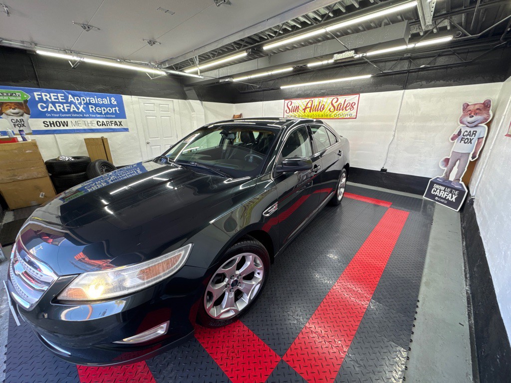 2010 Ford Taurus Image 3