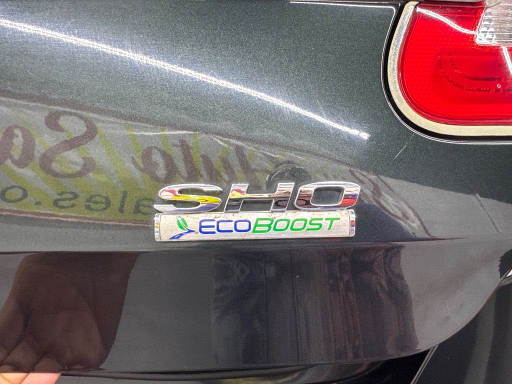 2010 Ford Taurus Image 14