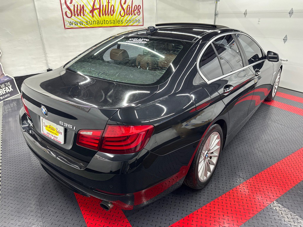 2011 BMW 5 Series Image 10