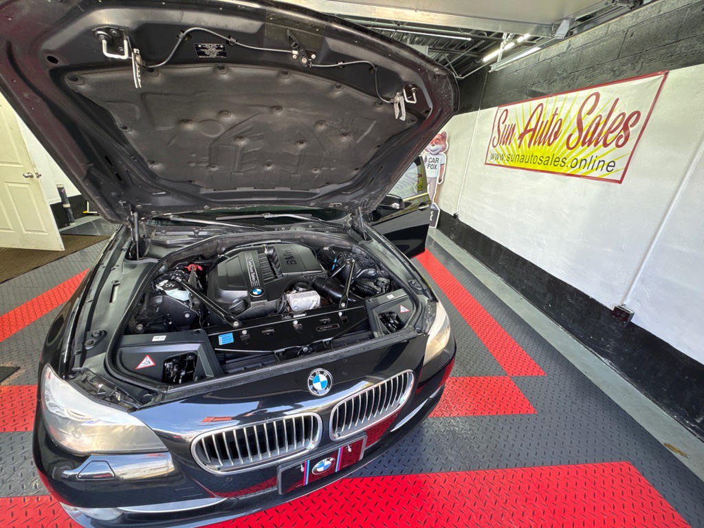 2011 BMW 5 Series Image 18