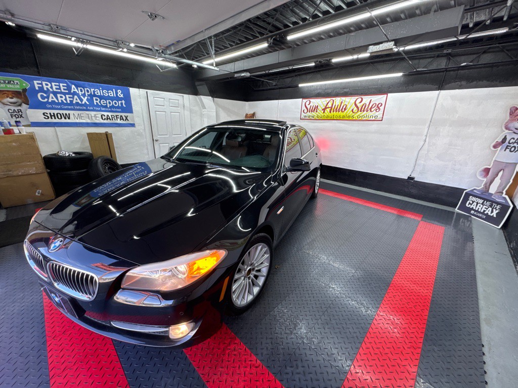 2011 BMW 5 Series Image 3