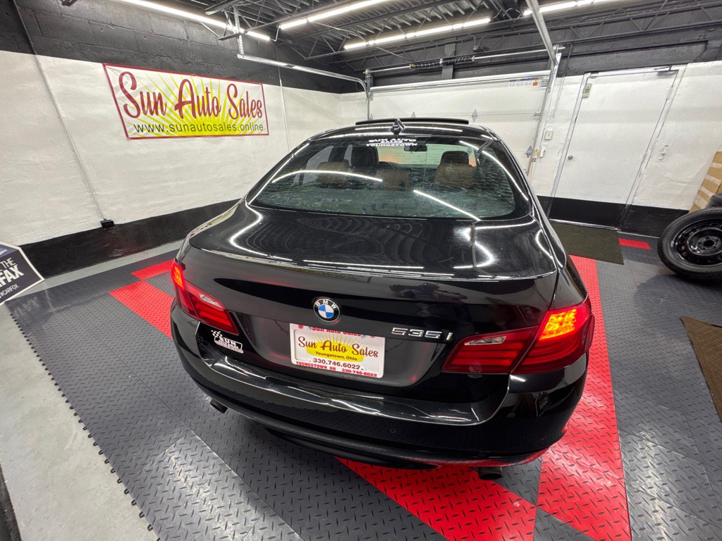 2011 BMW 5 Series Image 6