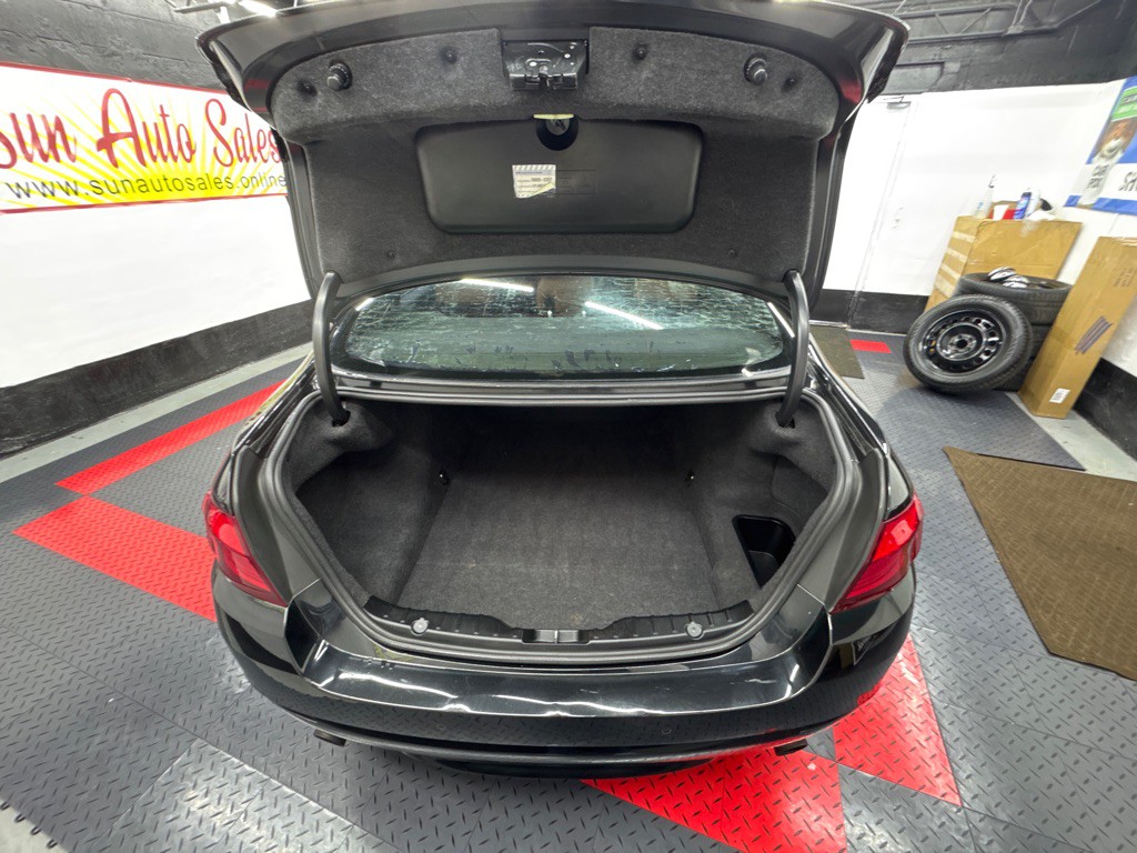 2011 BMW 5 Series Image 13