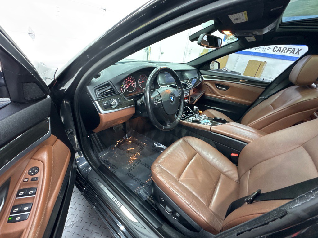 2011 BMW 5 Series Image 14