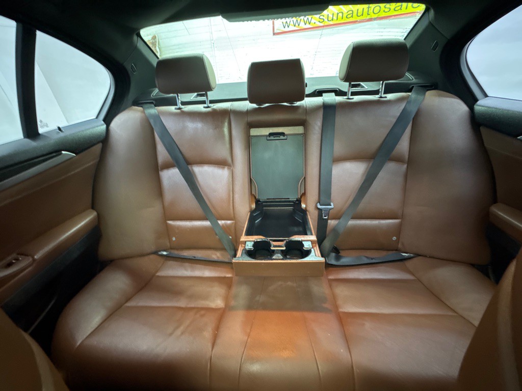 2011 BMW 5 Series Image 15