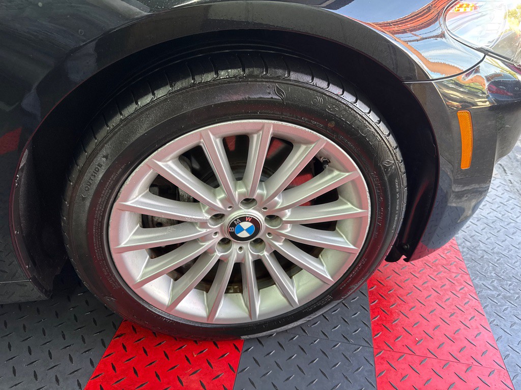 2011 BMW 5 Series Image 16