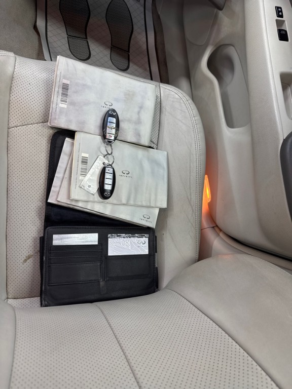 2012 INFINITI G25 Image 7