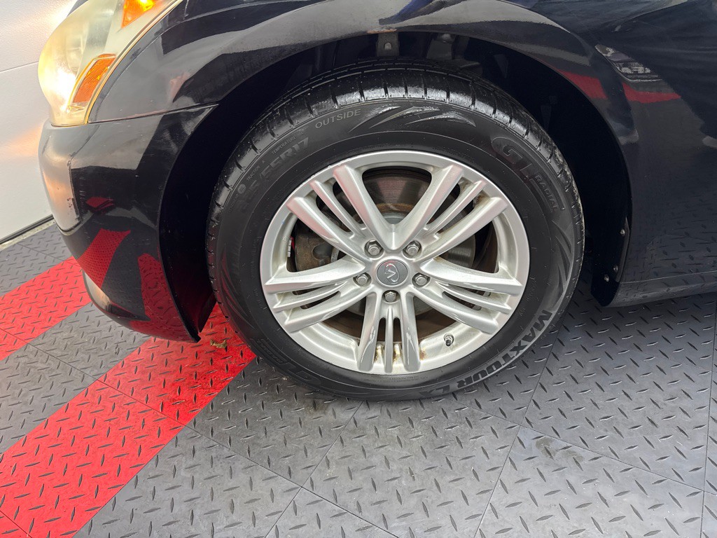 2012 INFINITI G25 Image 9