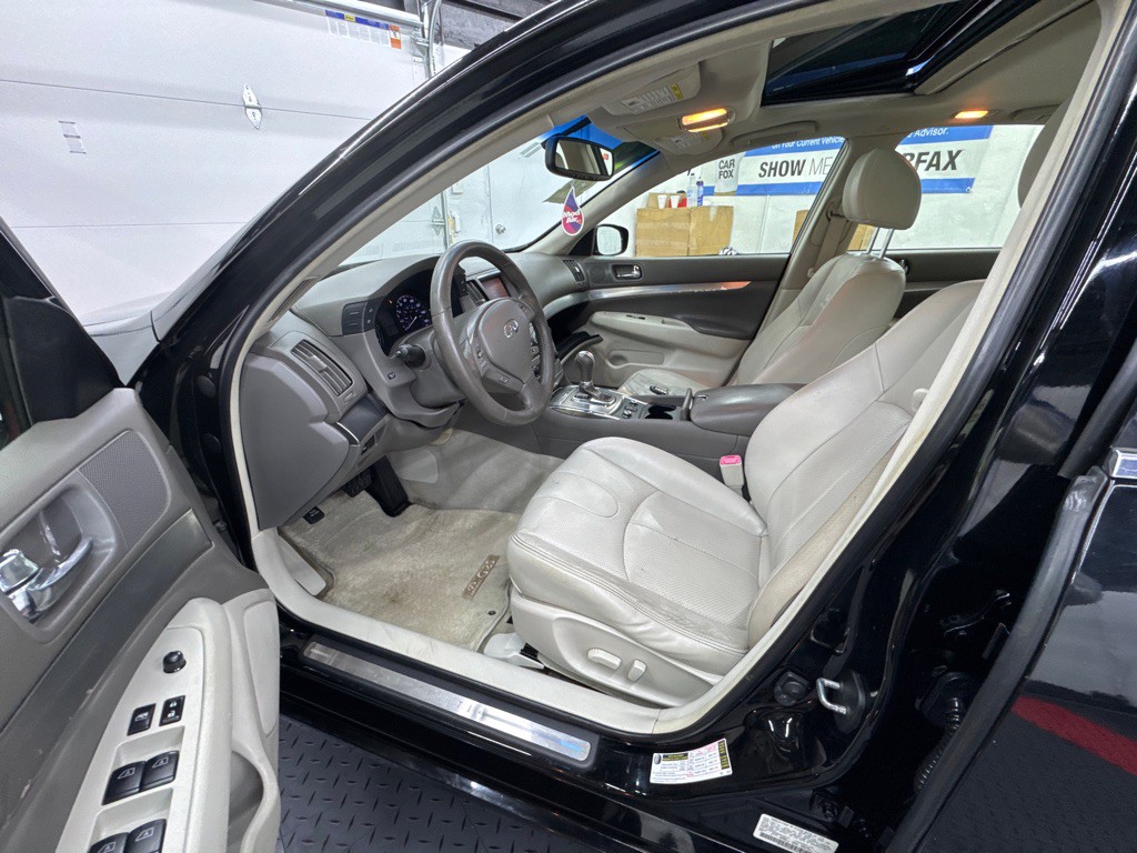 2012 INFINITI G25 Image 10