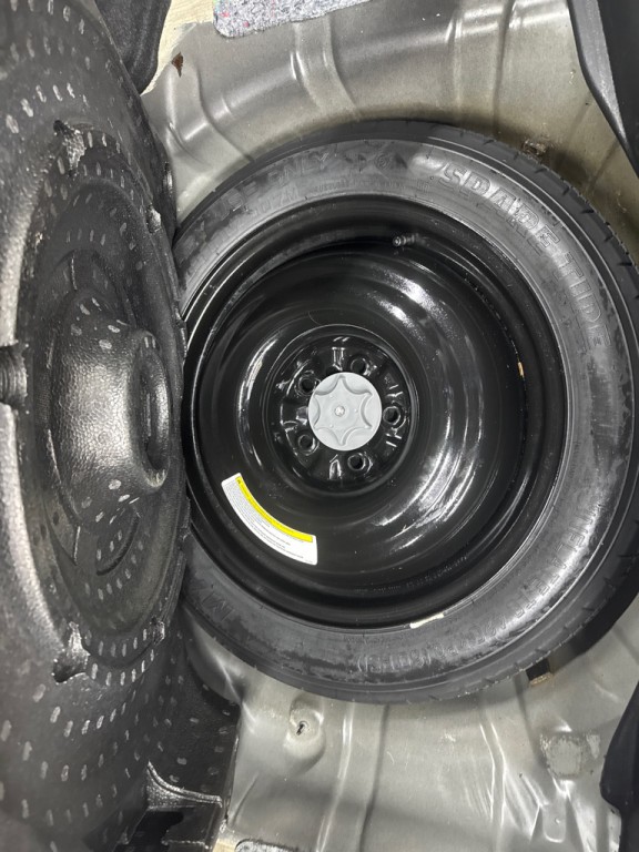 2012 INFINITI G25 Image 13