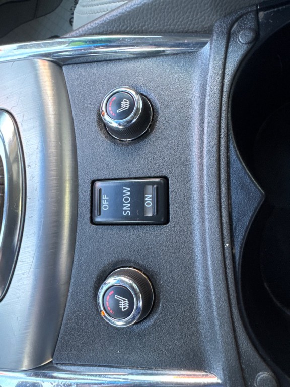 2012 INFINITI G25 Image 16