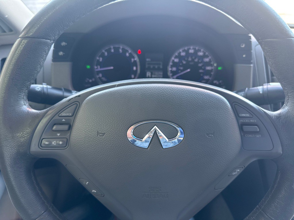 2012 INFINITI G25 Image 17
