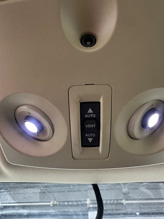 2013 Chrysler 200 Image 19