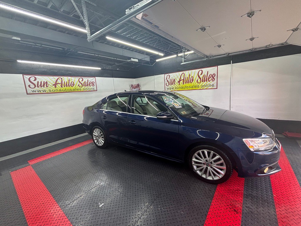 2011 Volkswagen Jetta Image 2