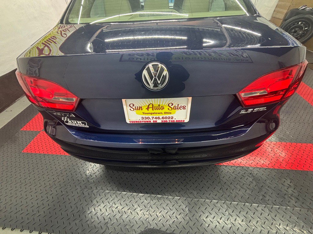 2011 Volkswagen Jetta Image 3