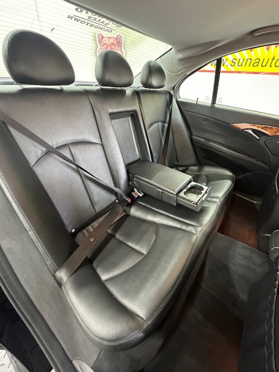 2006 Mercedes-Benz E-Class Image 2