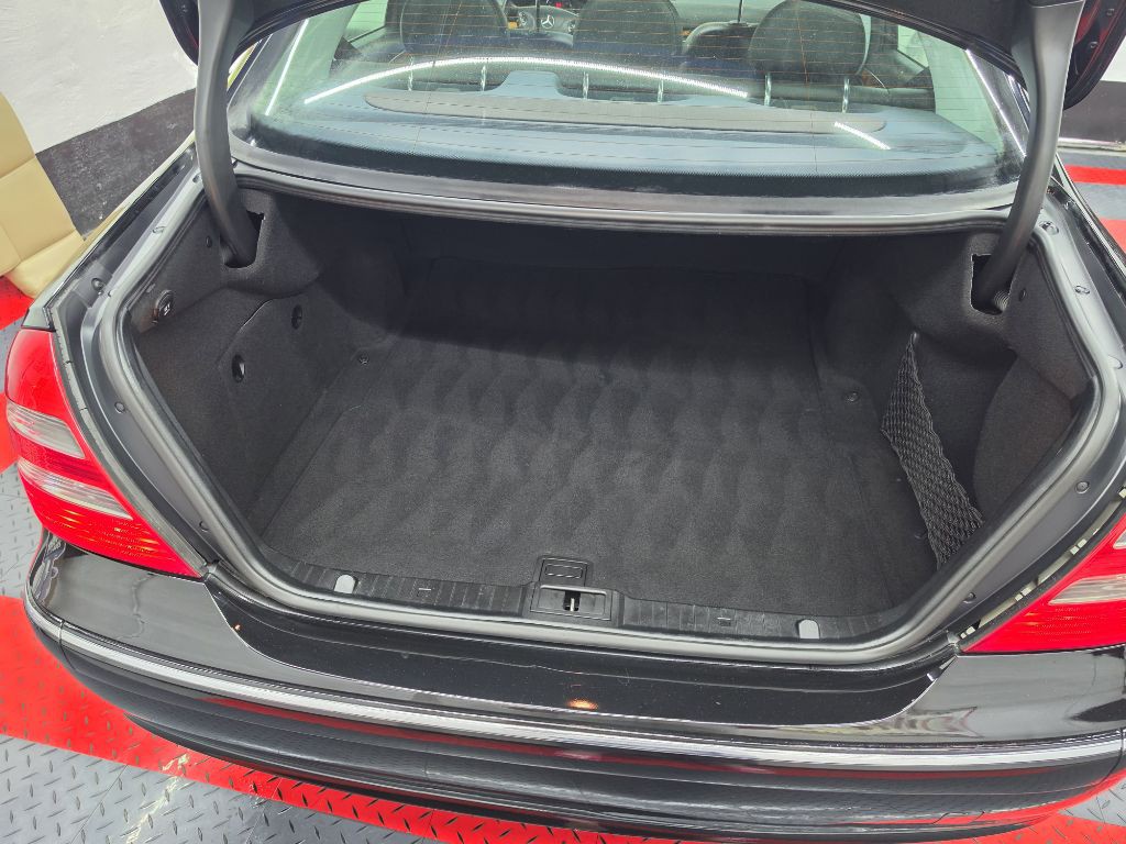 2006 Mercedes-Benz E-Class Image 12