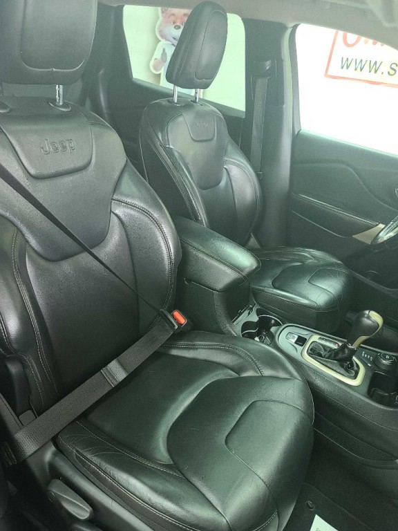 2018 Jeep Cherokee Image 3