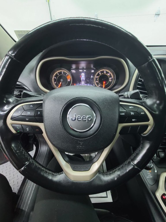 2018 Jeep Cherokee Image 12