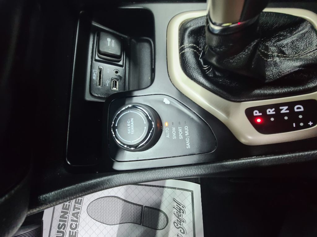 2018 Jeep Cherokee Image 12