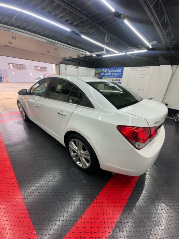 2012 Chevrolet Cruze Image 3