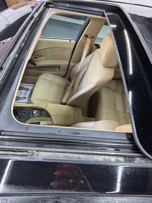 2004 BMW 5 Series Image 18