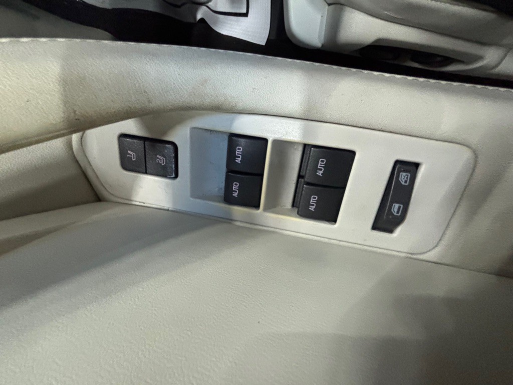 2009 Lincoln MKS Image 12