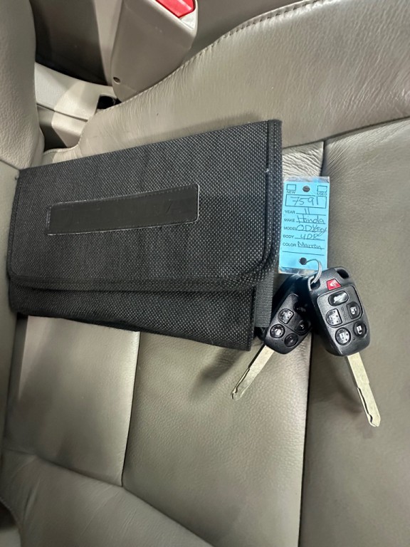 2011 Honda Odyssey Image 12